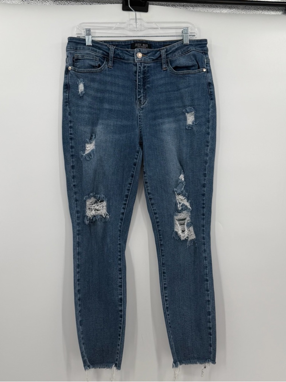 Judy blue relaxed fit distressed jeans 15/32
